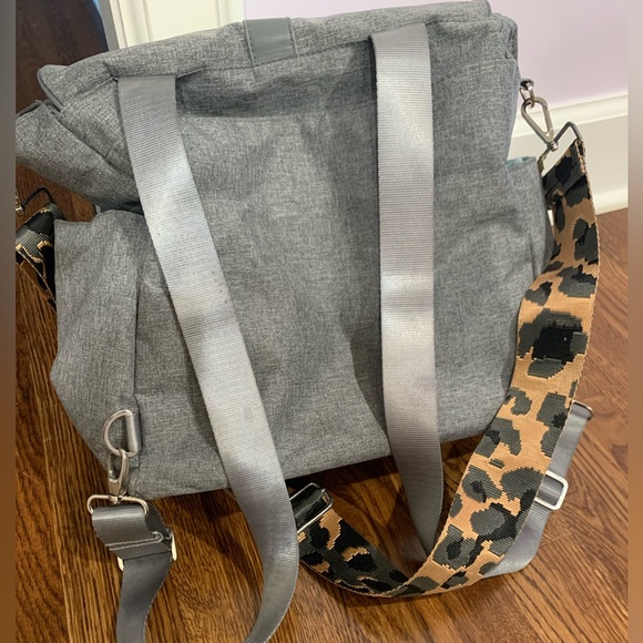 J J Cole Gray Diaper Bag/Backpack with Shoulder Strap - Picture 5 of 11